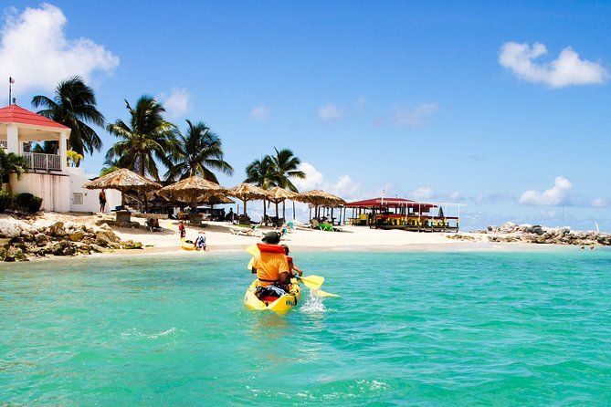 kayaking in Pinel Island