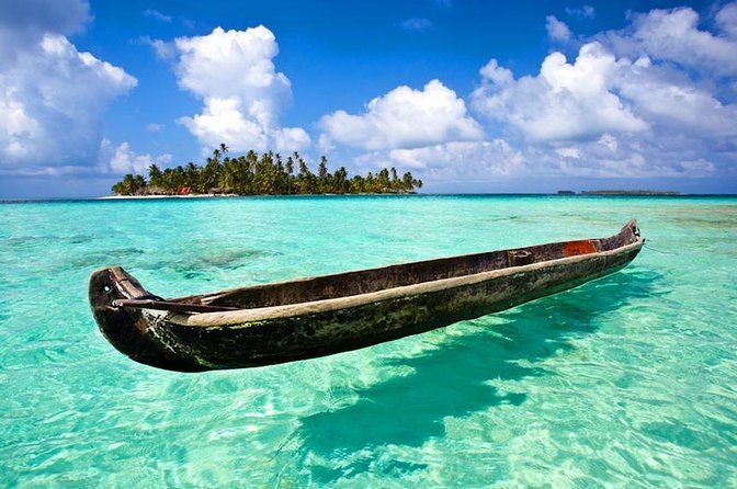 San Blas with its turquoise sea