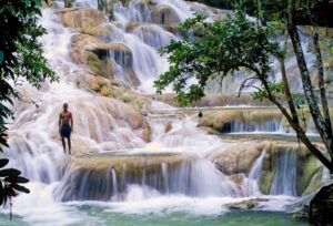 Dunn´s River Falls in ocho ríos. Things to do in Jamaica