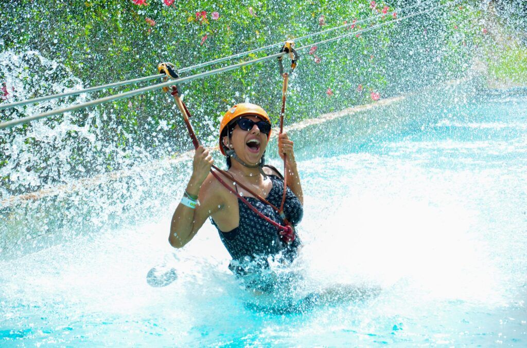 Zipline Mega Splash4