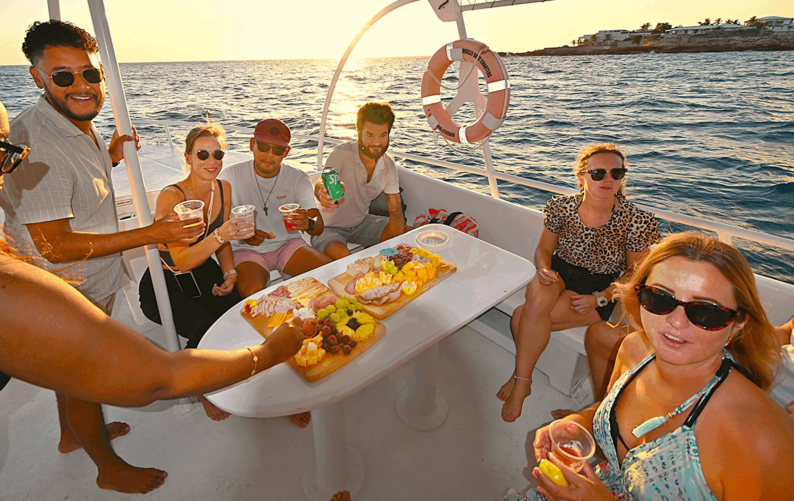 sunset-tour-happy-group